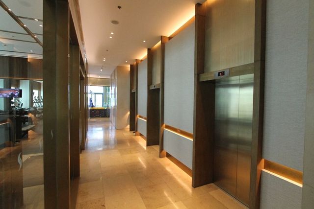 Lift lobby