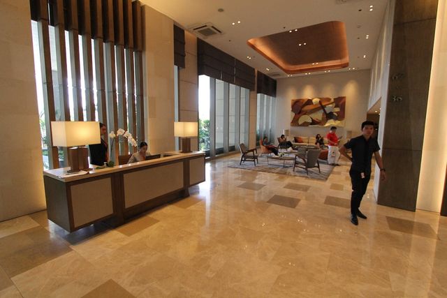 Reception desk and lobby